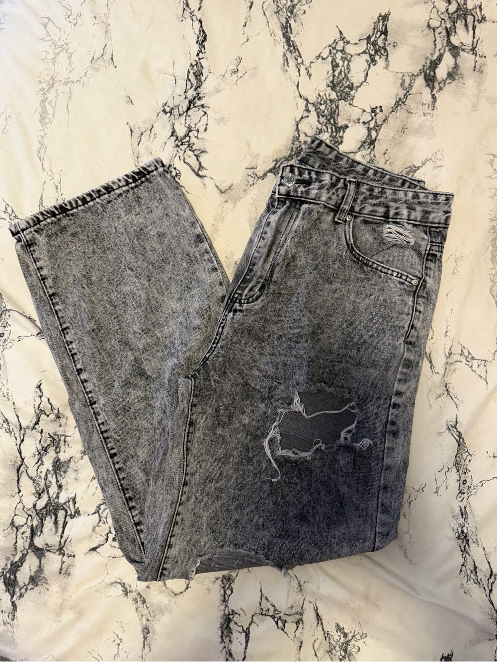 Women's Gray Washed Distressed Jeans